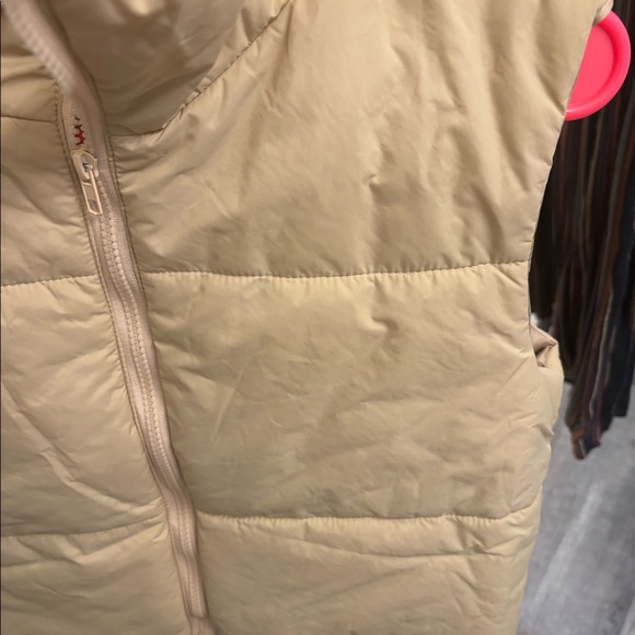 Shein Cropped puffer vest - Picture 2 of 3